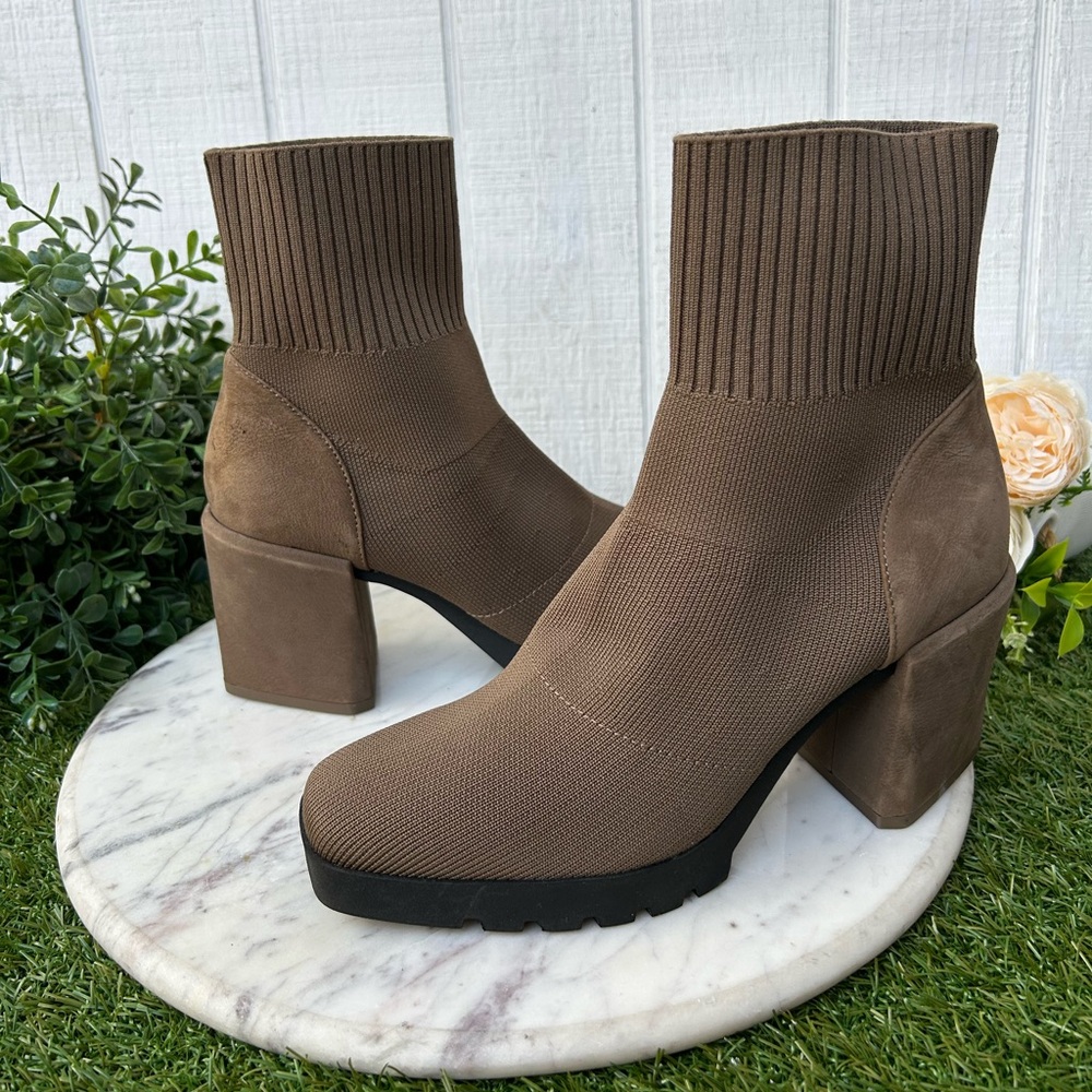 Eileen Fisher Spell Stretch Knit
Bootie ANTELOPE women size 7 new $ 245
